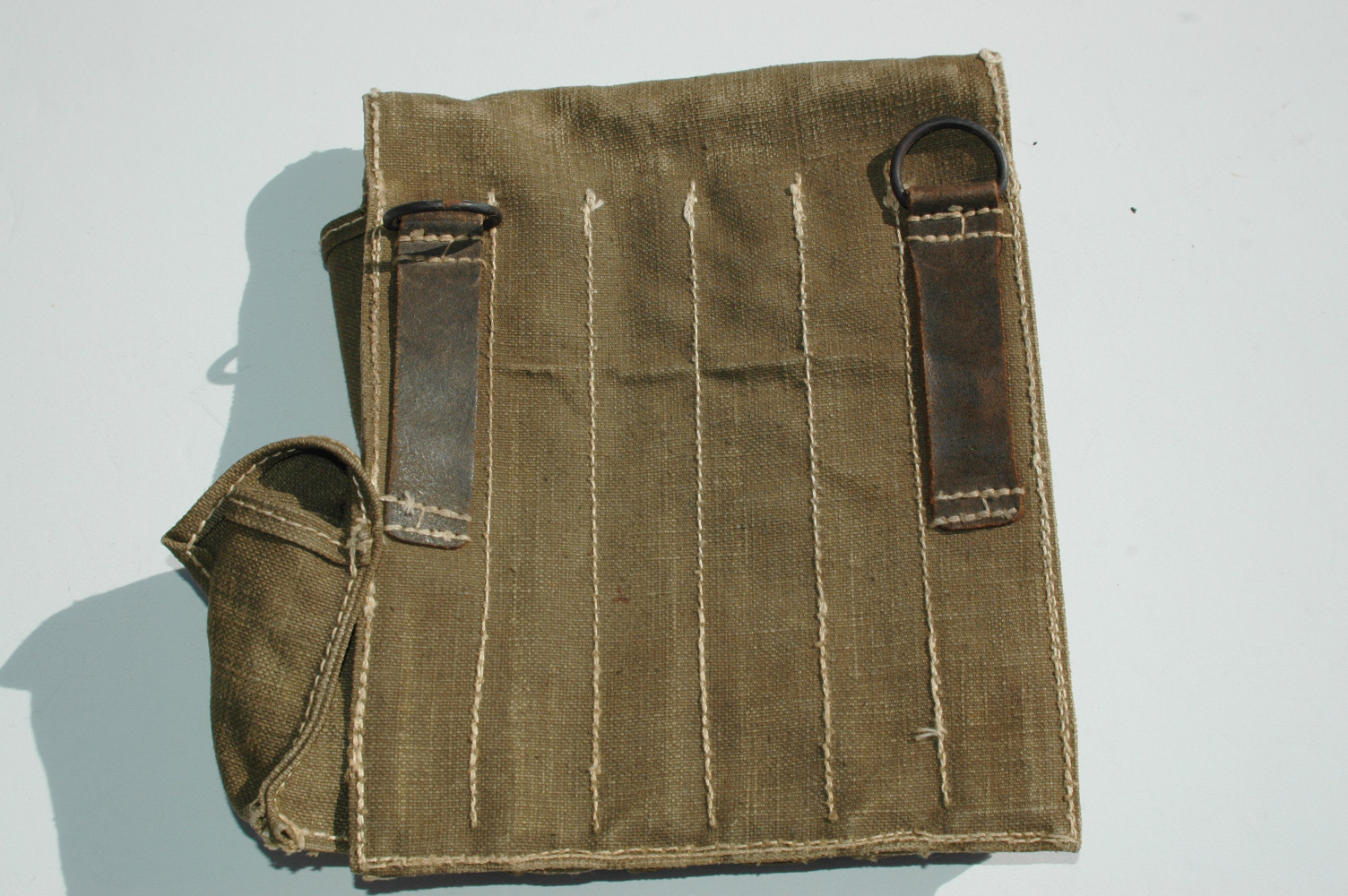 Reproduction MP40 6-Cell Pouch